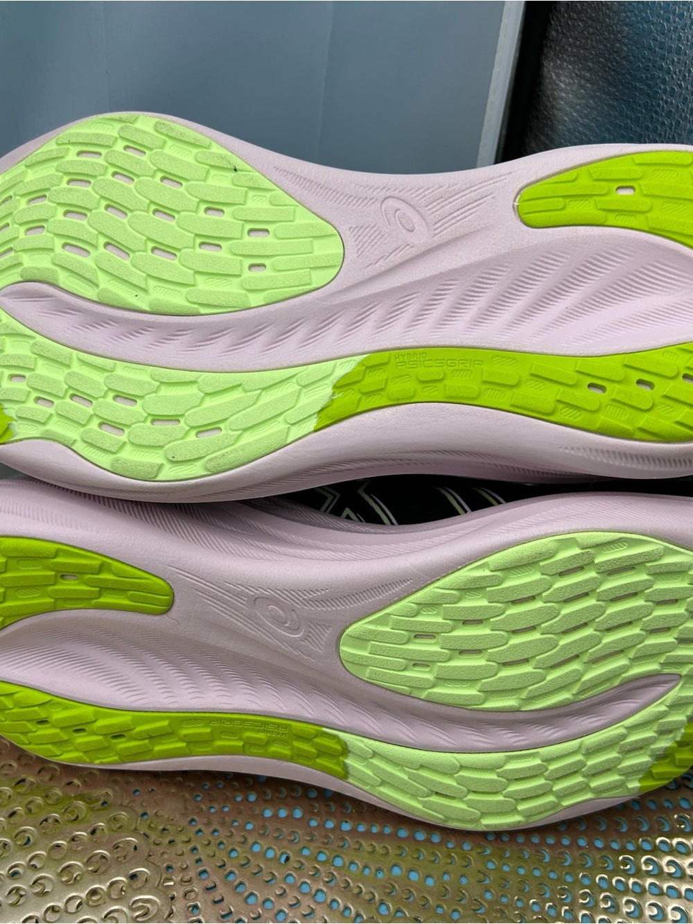 ASICS women 7.5 black gel nimbus running shoes - Picture 5 of 9